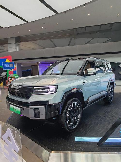 深圳213比亚迪方程豹硬派越野的爆款，英菲尼迪35周年与你共成长